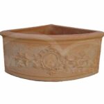 Angolo Decorato in Terracotta Chiara
